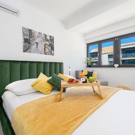 Apartment Skyline ซัฟทัท ภายนอก รูปภาพ