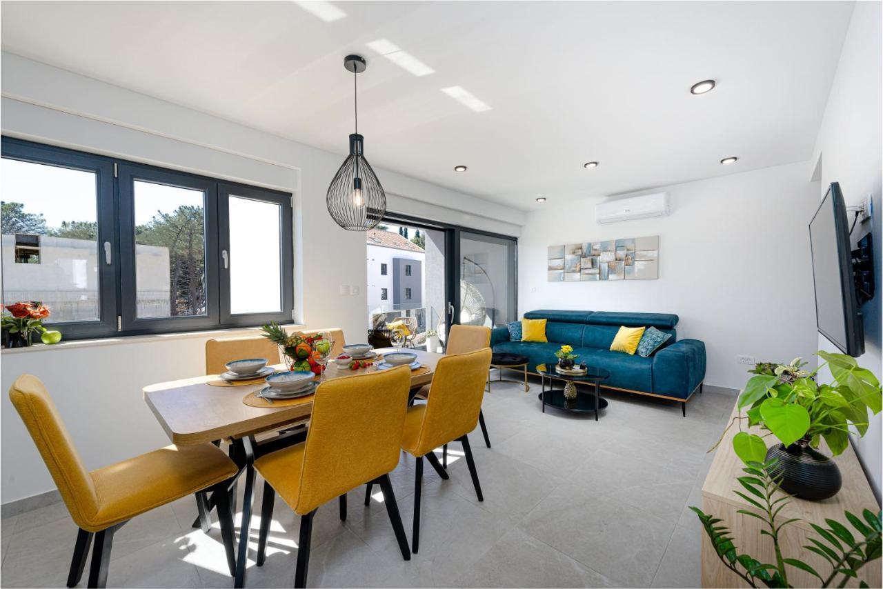 Apartment Skyline ซัฟทัท ภายนอก รูปภาพ