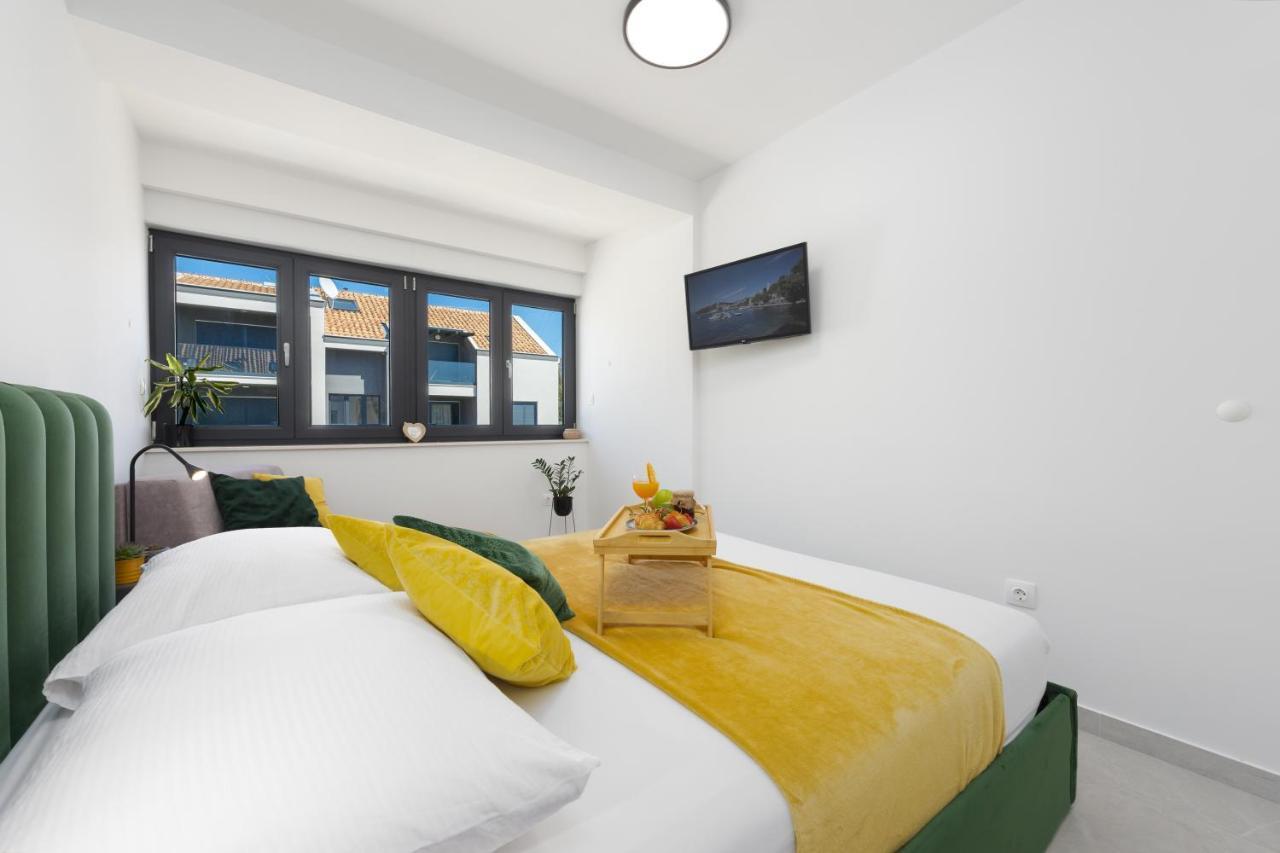 Apartment Skyline ซัฟทัท ภายนอก รูปภาพ